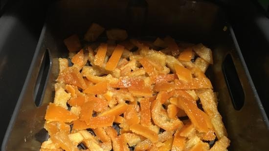 Snel gekonfijt fruit van sinaasappelschillen volgens de methode van de beste chef-kok in Moskou-2015 Sergey Efimov