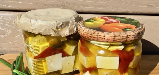 Il formaggio russo è l'orgoglio dei produttori di formaggio nazionali