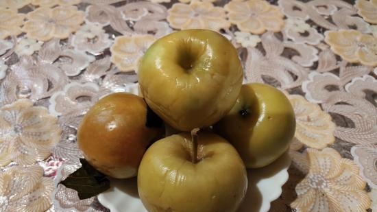 Manzanas en escabeche (cocción al vacío)