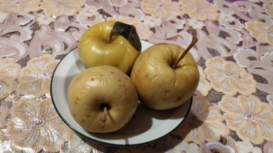 Manzanas en escabeche (cocción al vacío)