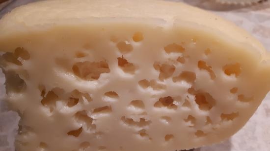 Ser rosyjski jest ozdobą krajowych producentów sera