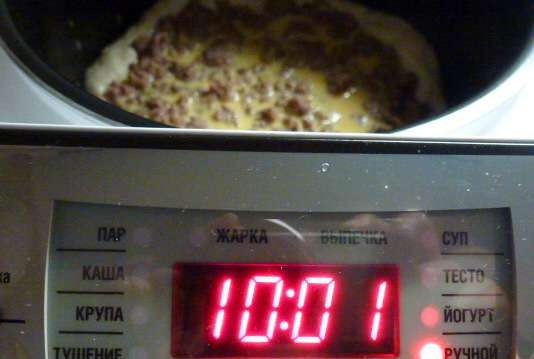 Pizza Besermyanskaya - cottura (multicooker marca 701)