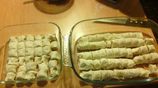 Rolls a la baklava con pasta sfoglia pronta (usando una macchina per stendere la pasta)