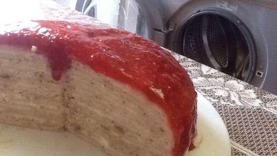 Torta de panqueques con crema pastelera, mascarpone y salsa de frutos rojos