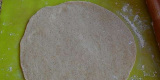 Ciasto ośmiornicowe z mąką pełnoziarnistą, twarogiem i ziołami