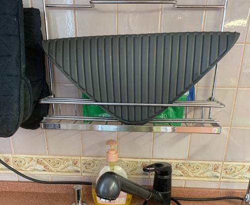 Pedestal para secar platos lavados