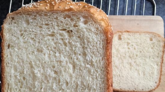 Toastový pšeničný chléb