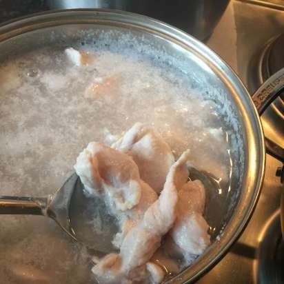 Spiedini di pollo al forno (con il metodo cinese per mantenere la carne succosa)