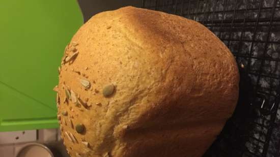 Tök kenyér teljes kiőrlésű liszttel Panasonic 2500-2512 kenyérsütőben