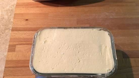 חמאה העשויה משמנת טרייה בבית