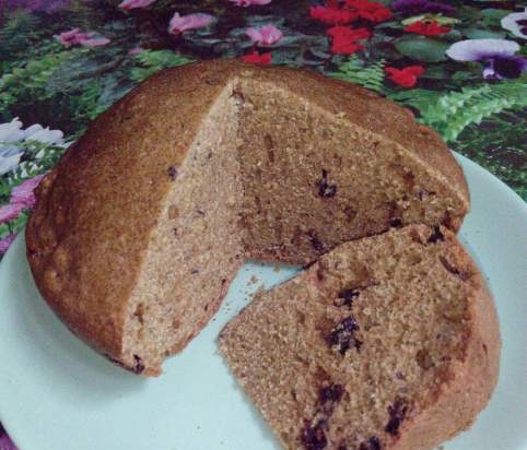 Zdrowe ciastko pełnoziarniste w wypiekaczu do chleba