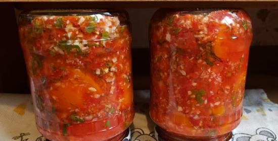 Gajos de tomate, en migas de verduras, enlatados