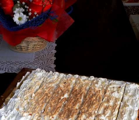 Pastel de capricho de señoras con confitura de albaricoque (Damenkaprizen)