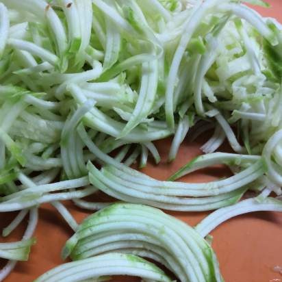 Picadora en espiral (rebanadora, espiralizadora) para cortar verduras y frutas