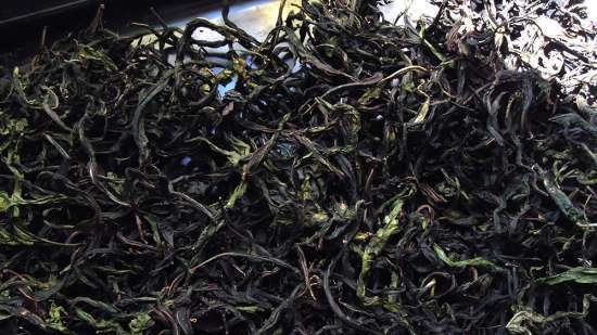 شاي مخمر مصنوع من أوراق الحدائق والنباتات البرية (فئة رئيسية)