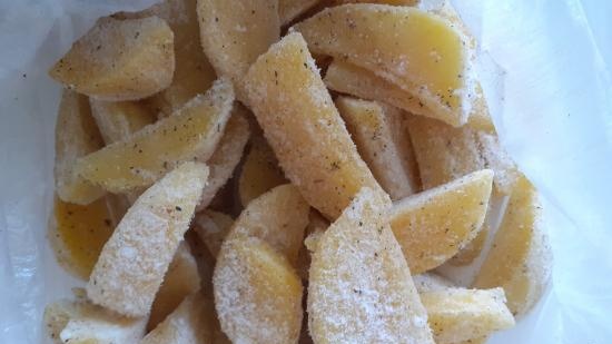 Papas fritas (rebanadas, palitos) y preparación de almidón como extra