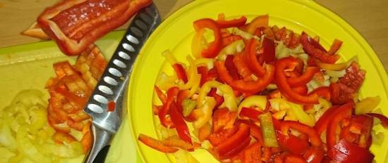 Lobio o fagiolini in scatola con pomodori con carote e peperoni (senza acqua, olio e aceto)