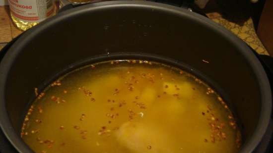 حساء الحنطة السوداء على أفخاذ الدجاج (قدر الضغط متعدد الطهي جورينيه MCB6BA)