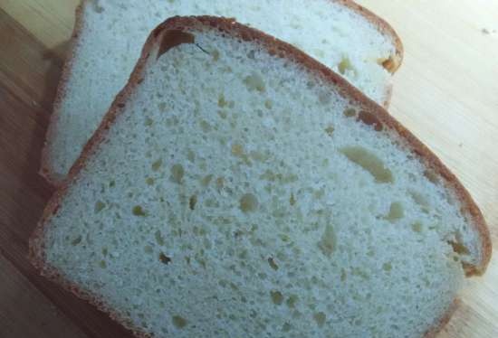 Toastový pšeničný chléb