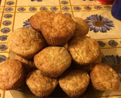 Kefir-muffins med epler og kanel