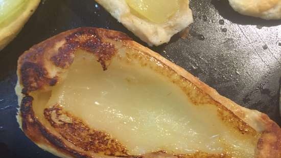 Sałatka z serem pleśniowym i gruszką