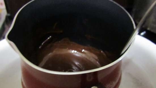 Gelato allo yogurt al cioccolato nella gelatiera marca 3811