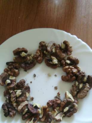 Express peeling of walnuts