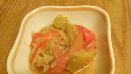 Ensalada de tomate verde con col