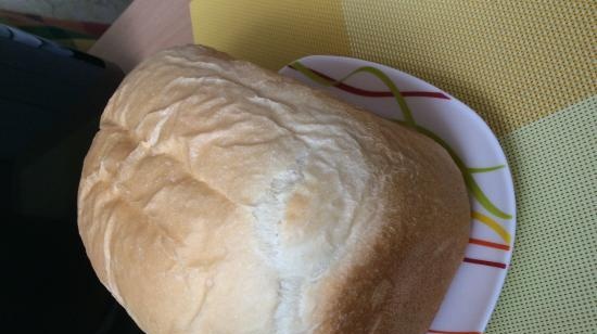 Miért volt a kenyér teteje eleinte lapos és sima, majd összezsugorodott?