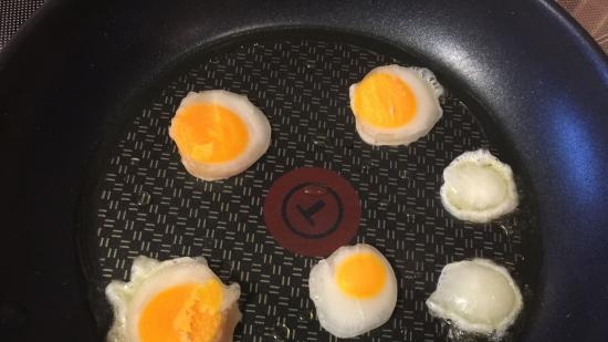 Frosne egg med flere øyne