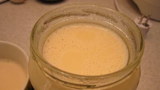 Gebakken melk in een snelkookpan Oursson Mp4002