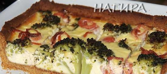 Torta con salmone, broccoli e ricotta