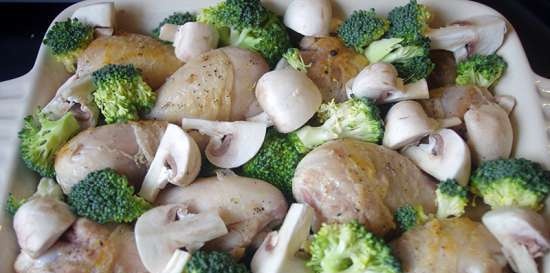 Kuře s brokolicí a houbami zapečené na smetaně