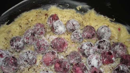 Pai kake med kirsebær og nøtter i en trykkoker eller ovn (Polaris 0305)