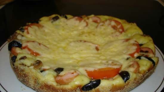 Rychlá pizza na kefírovém těstíčku s párky, houbami a olivami (Polaris 0305)