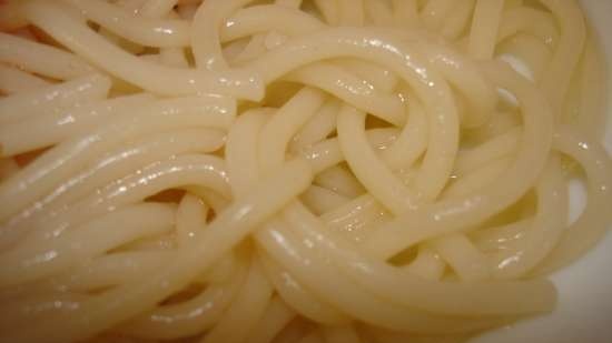 Kokt spaghetti med pølser (trykkoker Polaris 0305)