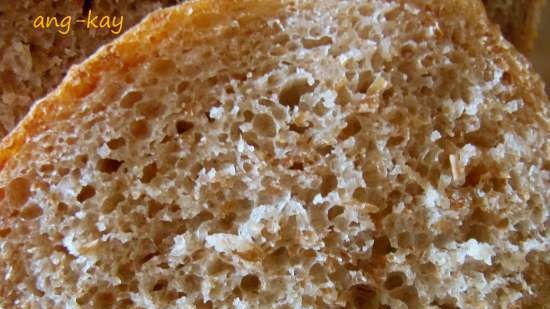 Kovászos kenyér korpával formázva