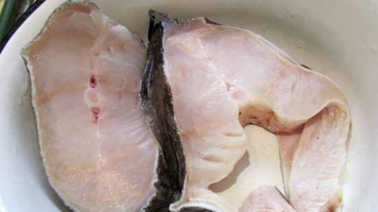 سمك مقلي في قشرة الجوز المقرمشة