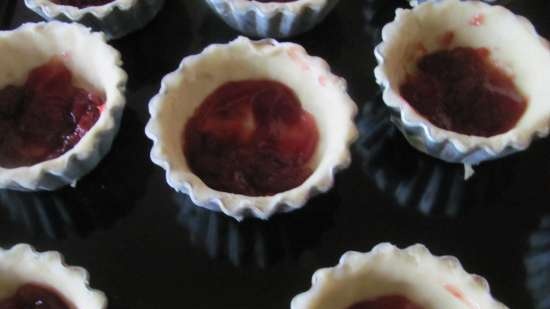 Amandel-minitaartjes met kersen (Cherry Bakewell Tart)