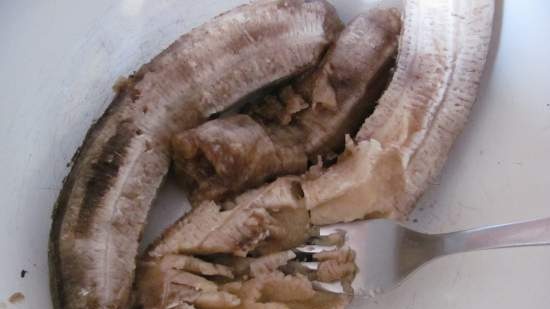 فطائر الموز الخالية من الدهون مع زبدة الفول السوداني وبيض بذور الكتان