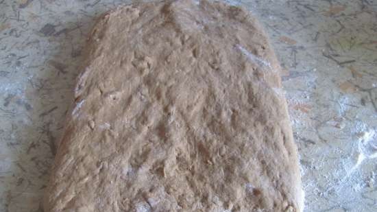 Pane a lievitazione naturale di grano-segale con semi