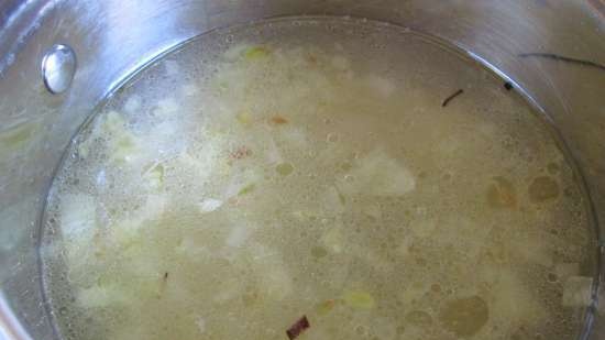 Zuppa cremosa con ortica e broccoli