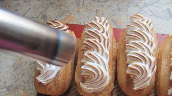 Eclairs with lemon curd and meringue