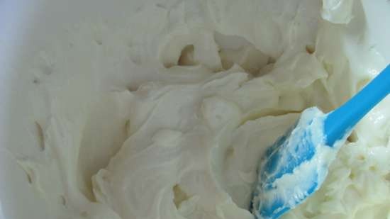 Pastel de crema con crema de cuajada Confetti