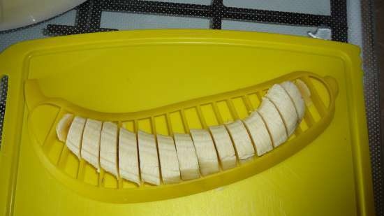 Banánové lupínky v cukrovém sirupu v elektrické sušičce Travola 333