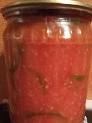 Pepinos en salsa de tomate