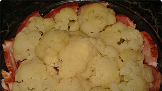 Antipasto caldo con cavolfiore, funghi e punta di petto al forno nella panna
