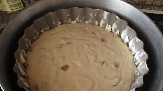 Cupcake sűrített tejen (három perc) egy Panasonic multicookerben és egy csodakemencében.