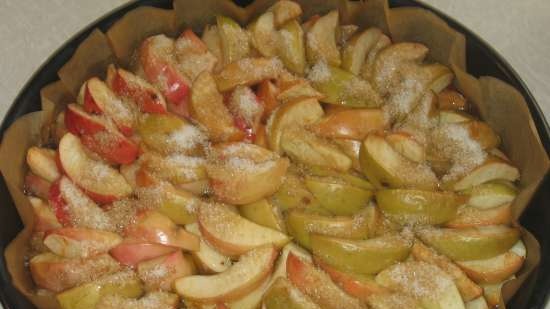 كعكة التفاح العنبر من T.L. تولستوي
