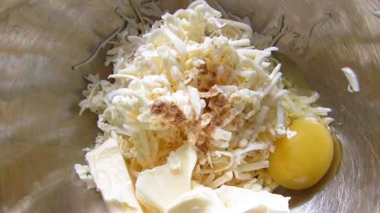 Dolci sottili di grano e mais a base di formaggio fuso